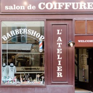 façade du barbershop a hyères par pixaile photography photographe de mariage professionnel