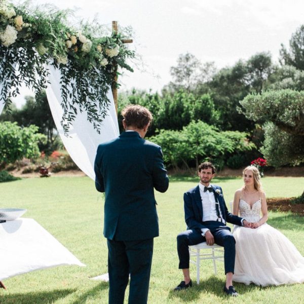 discours maitre de ceromine laique au domaine de galoupet par pixaile photography photographe de mariage julien boyer