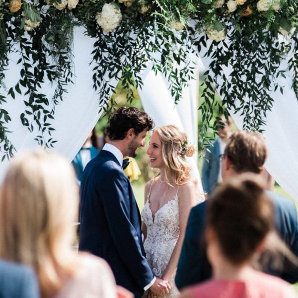 voeux des mariés au chateau pape clement a Pessac proche de Bordeaux en Gironde par Julien Boyer photographe de mariage professionnel