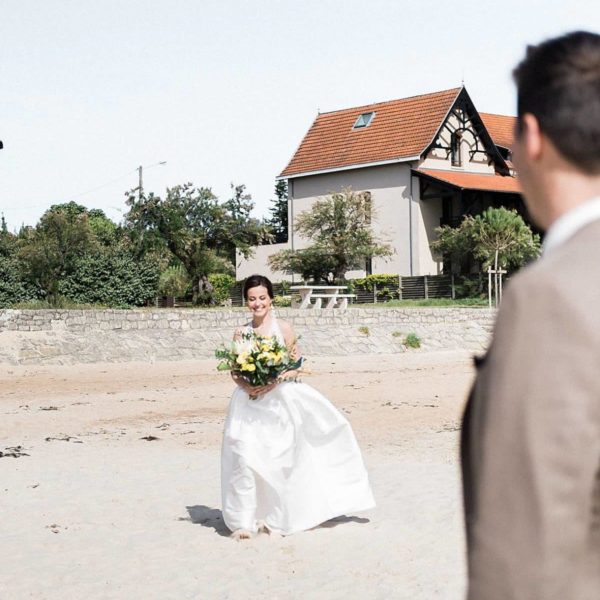 mariage a la villa la Tosca sur le thème émeraude et moutarde lors d'une cérémonie laïque au bord du Bassin d'Arcachon sur la plage de Taussat photos prise par pixaile photography photographe de mariage en provence