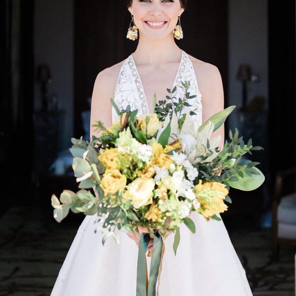 bouquet de mariage a la villa la Tosca sur le bassin d'arcachon en gironde par atelier septembre fleuriste photos prise par pixaile photography photographe de mariage en gironde