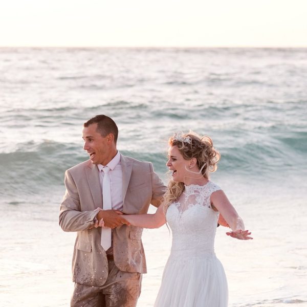 after wedding en gironde à la teste de Buch à l'ocean sur la plage avec pixaile photography photographe de mariage sur bordeaux