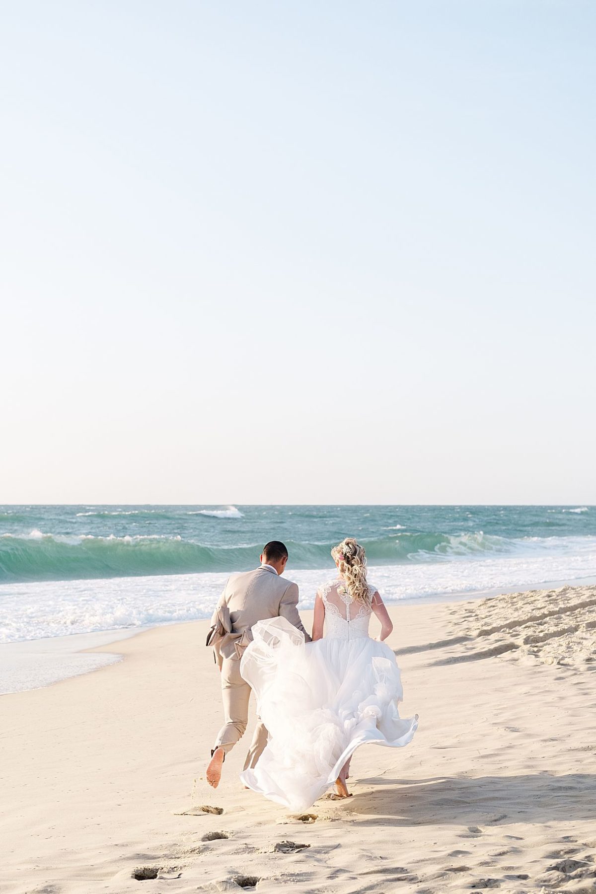 after wedding en gironde sur les plages océane du bassin d'arcahon proche de biscarrosse avec pixaile photography photographe professionnel de mariage en gironde