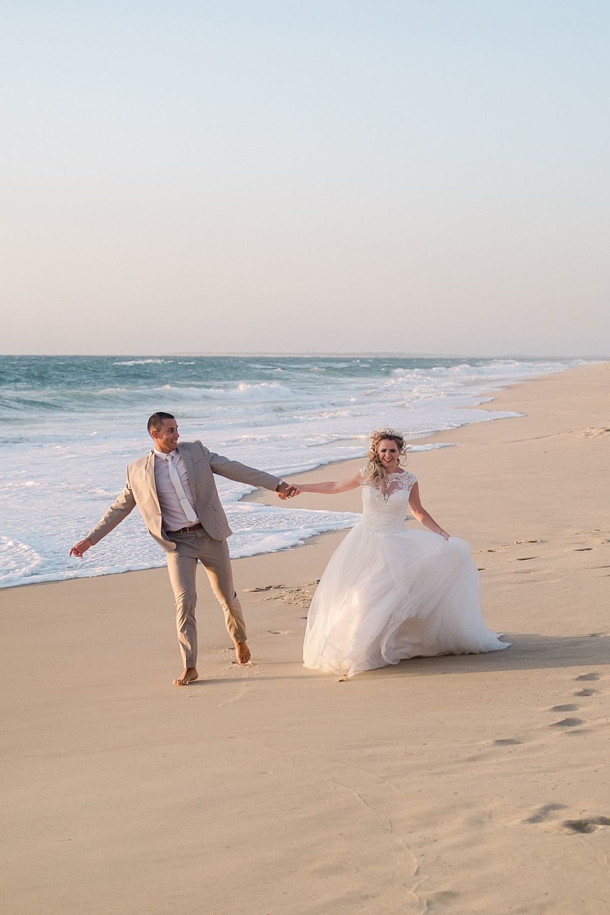 after wedding à l'ocean sur la plage de Biscarrosse à coté de la teste de Buch avec pixaile photography photographe de mariage professionnel