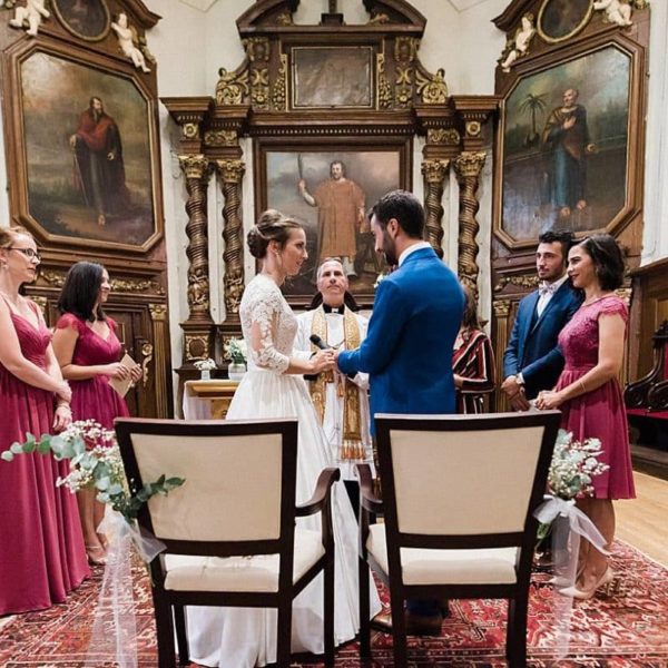 photographe de mariage sur le Bassin d'Arcachon à l'église de la teste de Buch échange alliances photos réalisé par pixaile photography