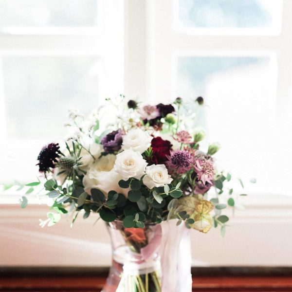 bouquet de mariée de fleurs de mars photos prise par un photographe professionnel de mariage en gironde par pixaile photography