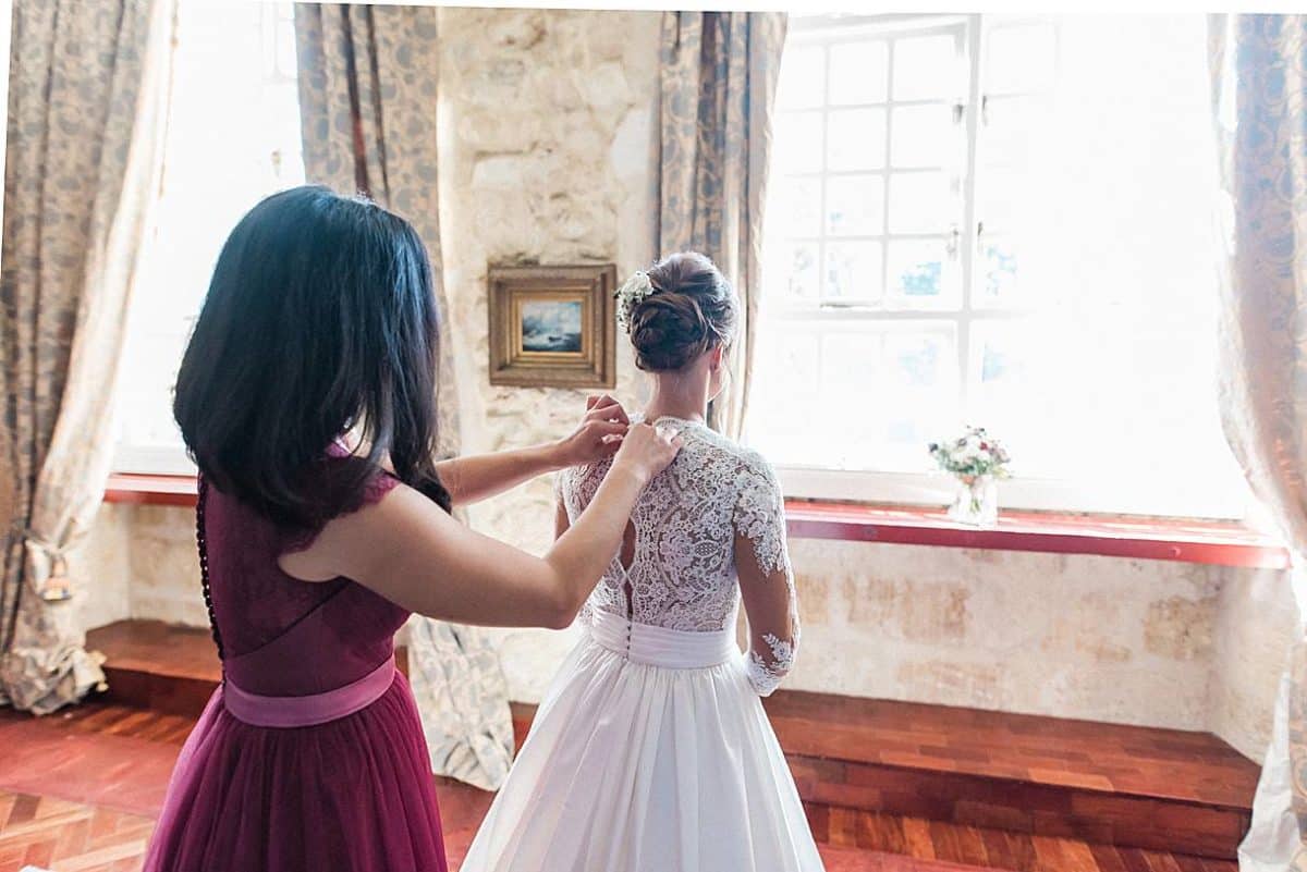 photographe de mariage en gironde pour les préparatifs de la mariée au chateau de la ligne à lignan de Bordeaux par un photographe professionnel