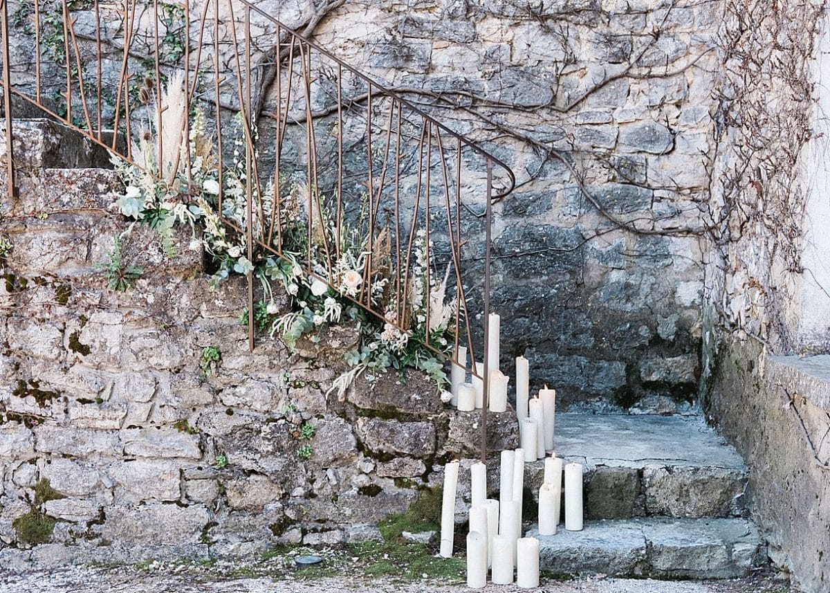 décoration florale réalisé par Shade Waves Wedding planner en Provence proche de Toulon à la commanderie de Peyrassol sur la Côte d'Azur