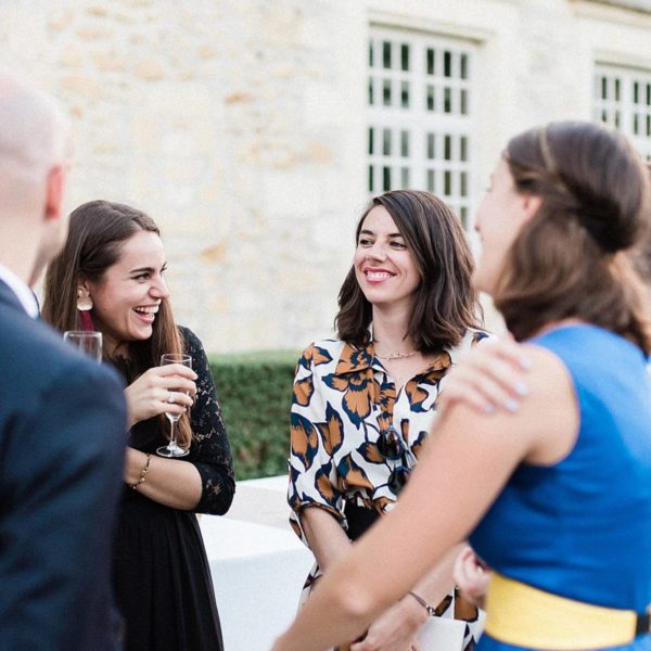 photographe de mariage en gironde lors d'un cocktail au château de la ligne à ligna de Bordeaux, photo réalisé par pixaile photography