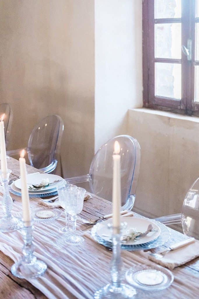 decoration de table mariage provencale par Sophie Matusiak en Provence photos réalisé à la commanderie de Peyrassol à Flassans sur Issole dans le département 83