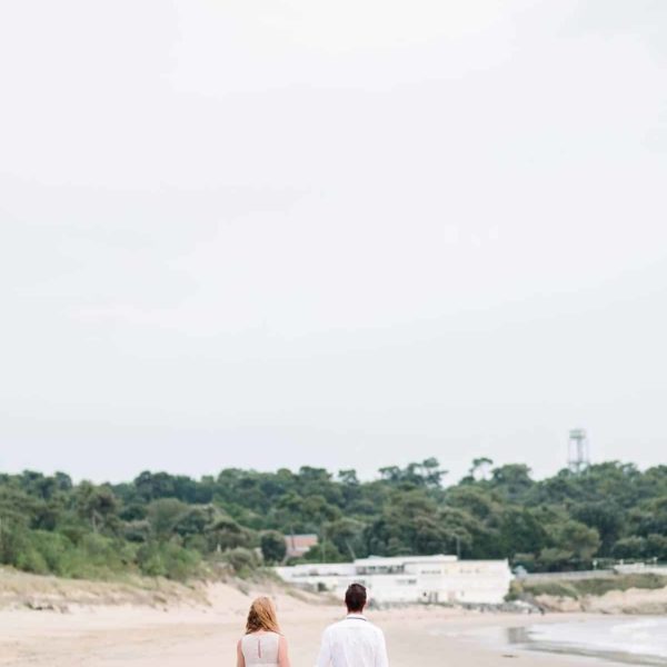 shooting couple au bord de l'océan a Royan en Charente maritime photos réalisé par pixaile photography photographe de mariage professionnel