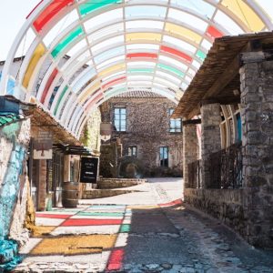 wedding venue at commanderie Peyrassol during the spring wedding by pixaile photography french wedding photographer