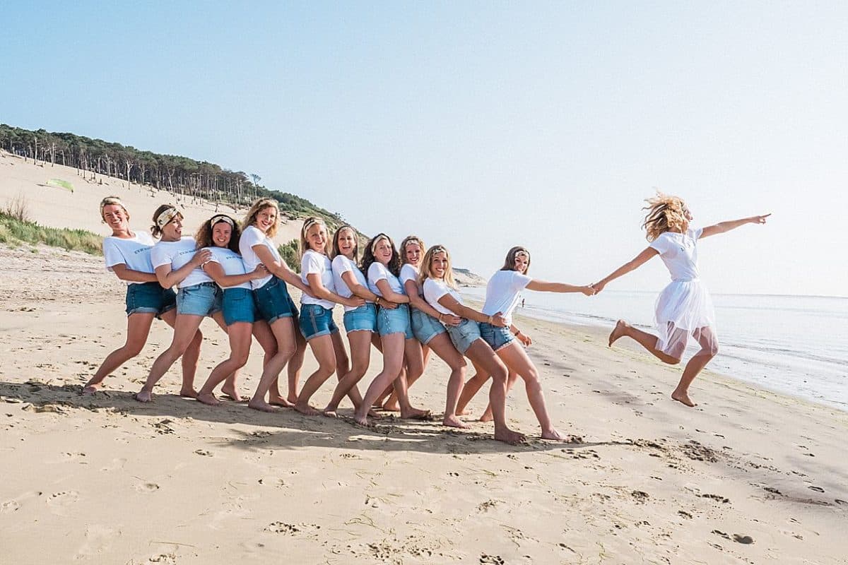 bachelorette photo shoot session in Arcachon Bay near Bordeaux with pixaile photography professionnal photographer