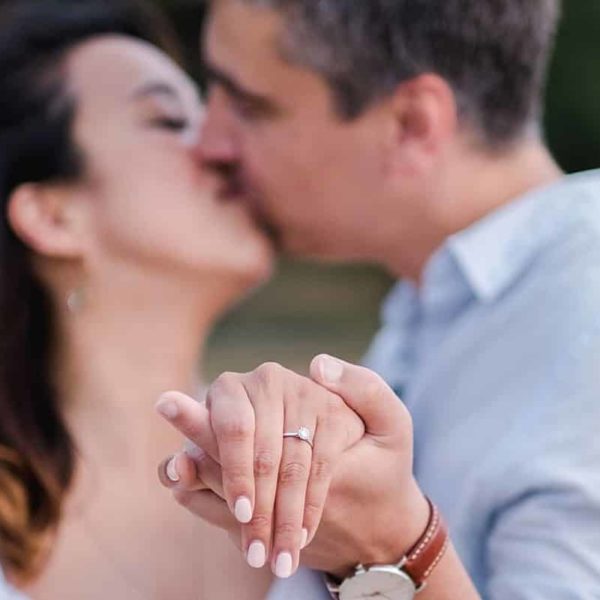 engagement session in gironde on the arcachon bay near bordeaux with pixaile photography destination wedding photographer