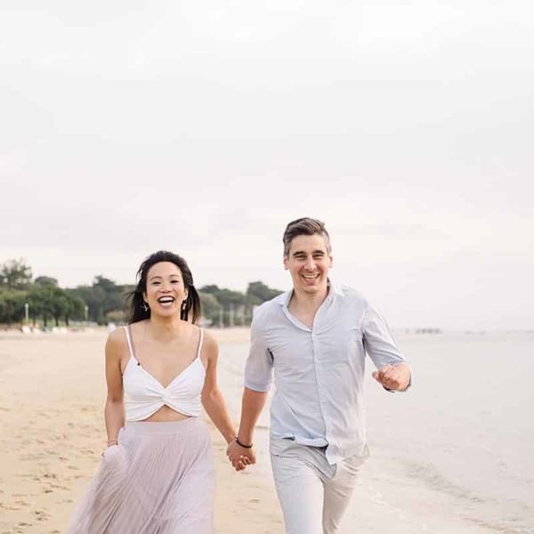 engagement session in gironde on the arcachon bay near bordeaux with pixaile photography destination wedding photographer