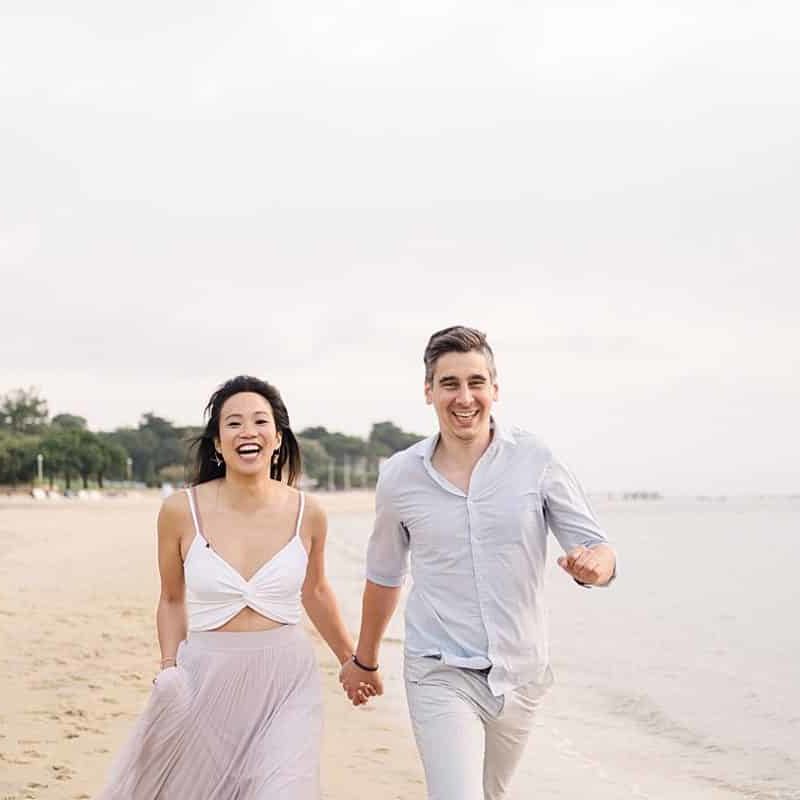 engagement session in gironde on the arcachon bay near bordeaux with pixaile photography destination wedding photographer