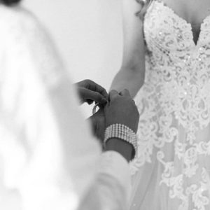 Preparation a bride at domain galoupet wedding in provence by pixaile photography wedding photographer