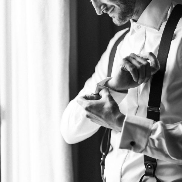 Preparation a groom at domain galoupet wedding in provence by pixaile photography wedding photographer