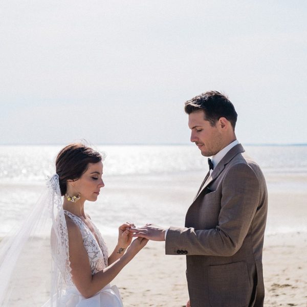 wedding luxury at Villa la Tosca on beach on Arcachon bay by Pixaile Photography wedding photographer in Gironde near Bordeaux