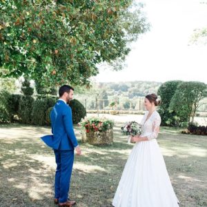 First look emoving on the wedding at the chateau de la ligne with pixaile photography wedding photographer in Gironde near Bordeaux