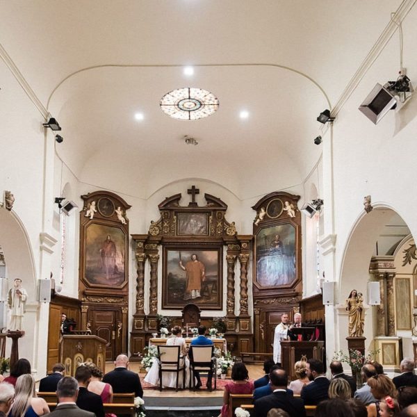 Beautiful wedding in church at the teste de buch on the arcachon bay with pixaile photography french wedding photographer in Gironde near bordeaux