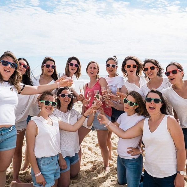 shooting EVJF a Biscarrosse dans les Landes au bord de la plage par pixaile photography photographe professionnel en Gironde proche de Bordeaux