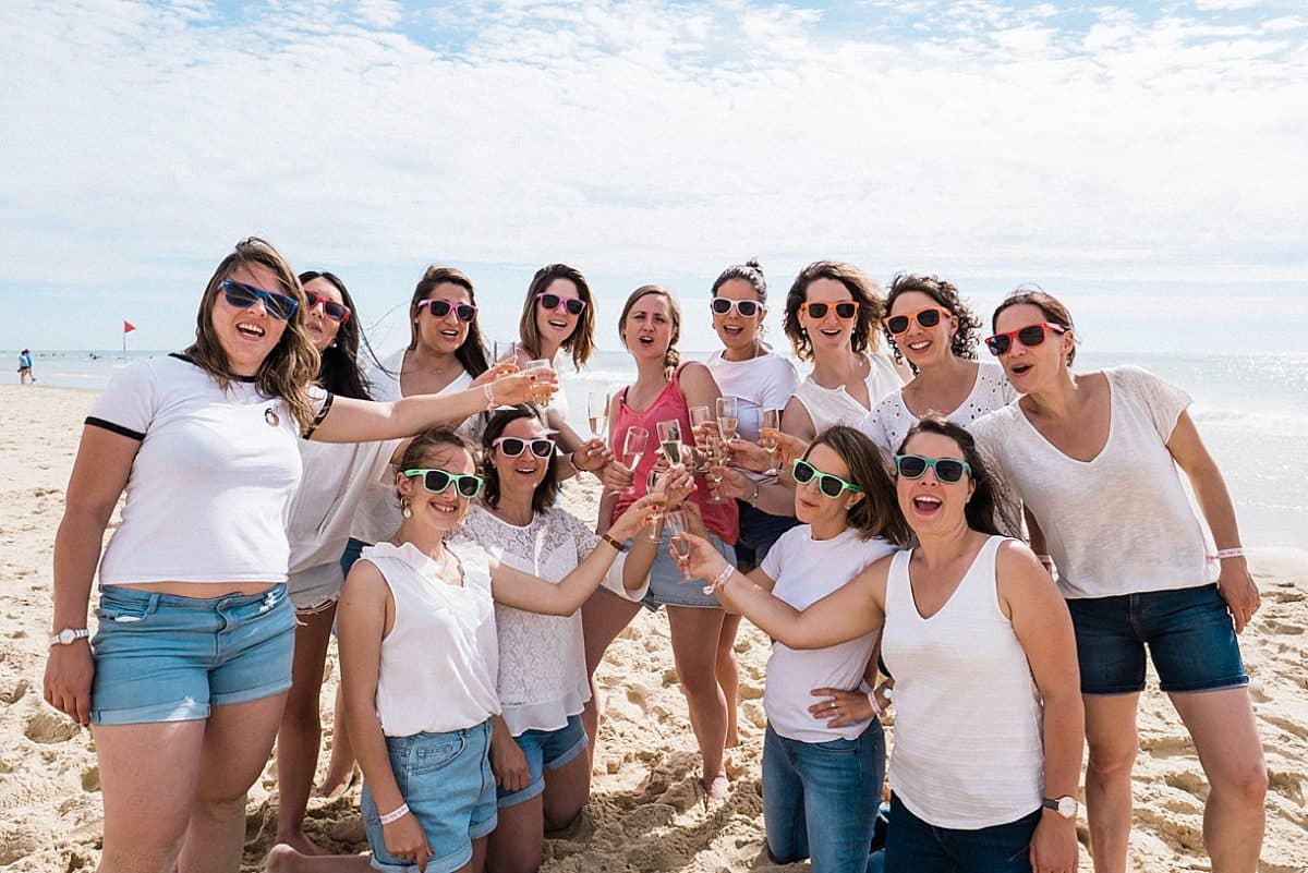 shooting EVJF a Biscarrosse dans les Landes au bord de la plage par pixaile photography photographe professionnel en Gironde proche de Bordeaux