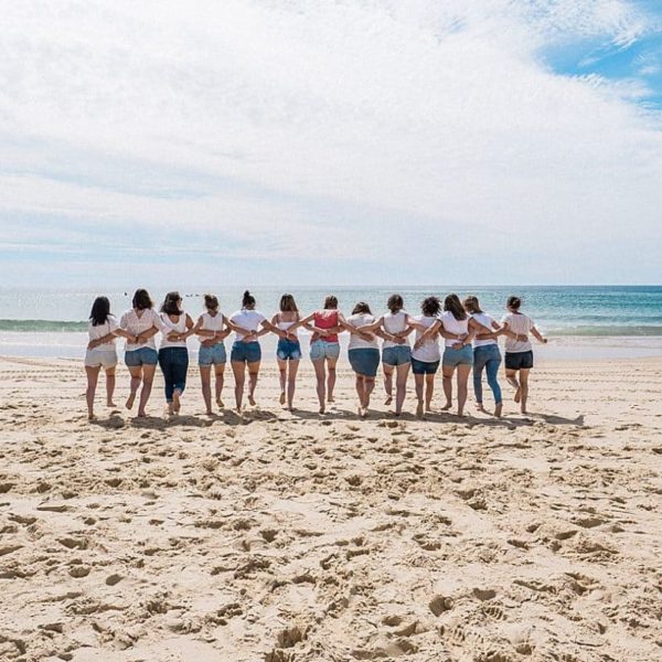 shooting Enterrement de vie de jeune fille au bord de la plage dans les landes par pixaile photography photographe professionnel en Gironde proche de Bordeaux