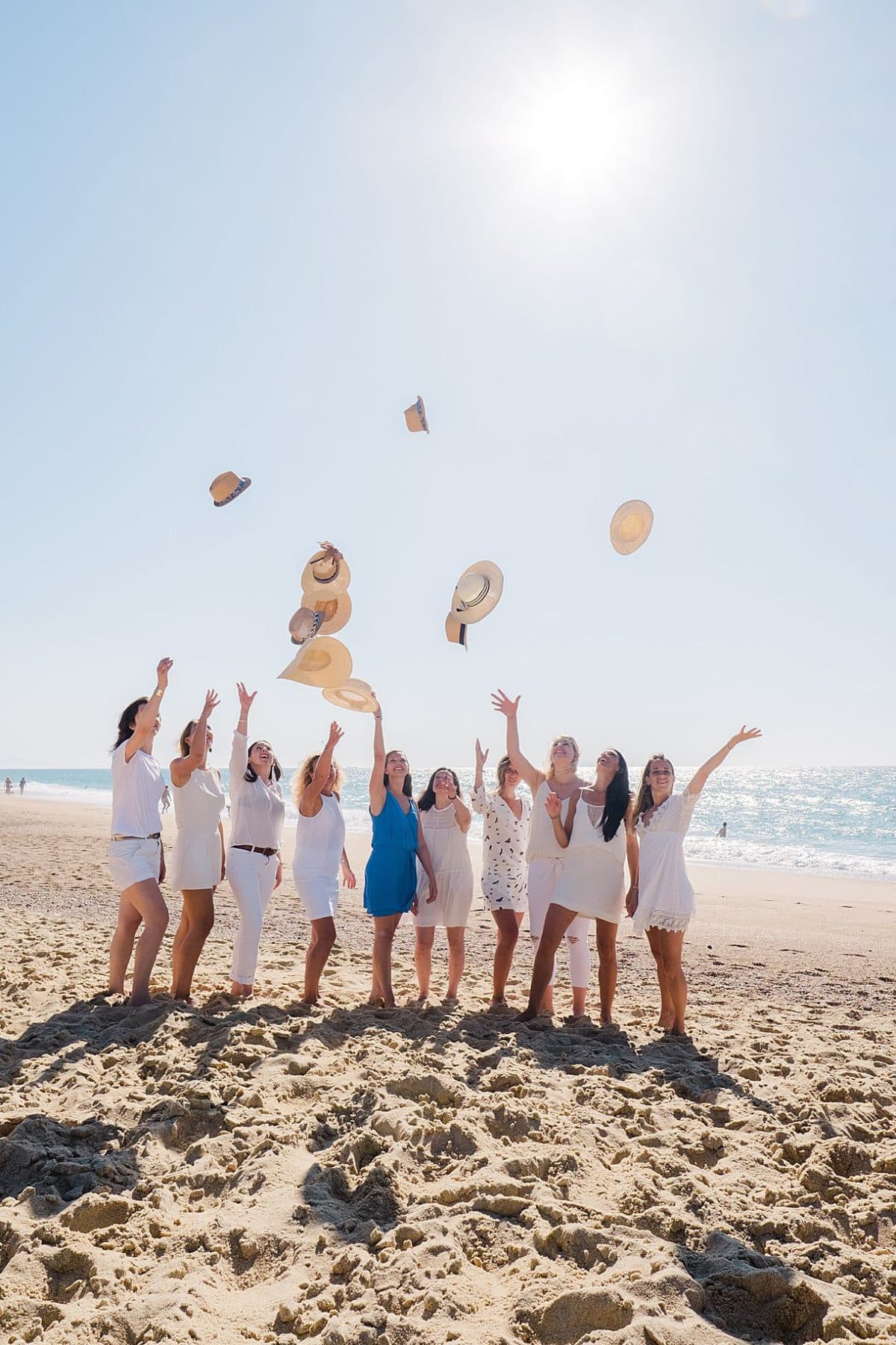 shooting enterrement de vie de jeune fille a Hossegor au bord de l'océan dans le pays basque avec pixaile photography photographe professionnel d'EVJF