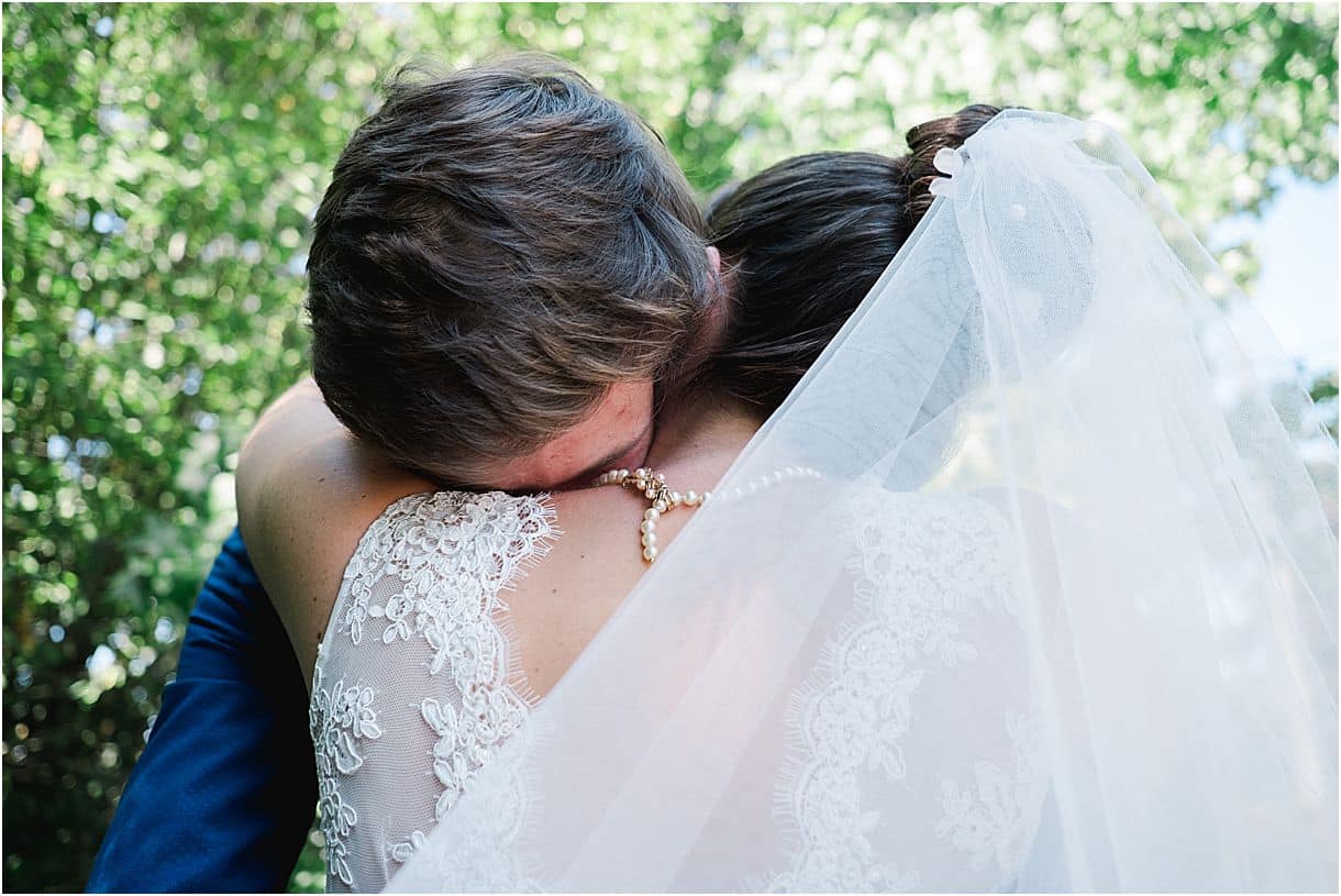 first look lors d'un mariage sur Bordeaux avec un photographe professionnel de mariage a Bordeaux julien Boyer un premier regard magique