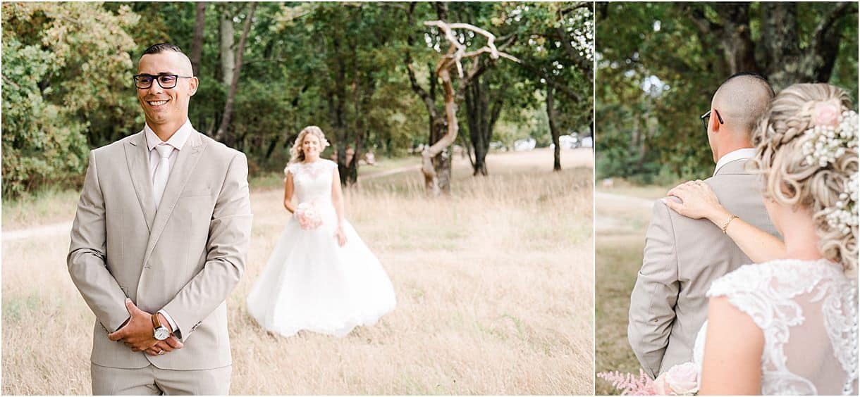 photographe de mariage a bordeaux lors d'un first look en tenue de mariage pour la decouverte des mariés