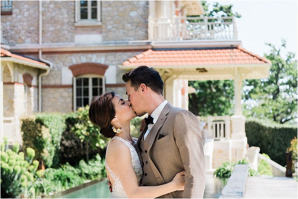 photographe professionnel de mariage villa la Tosca lors d'un first look avec julien Boyer pixaile photography
