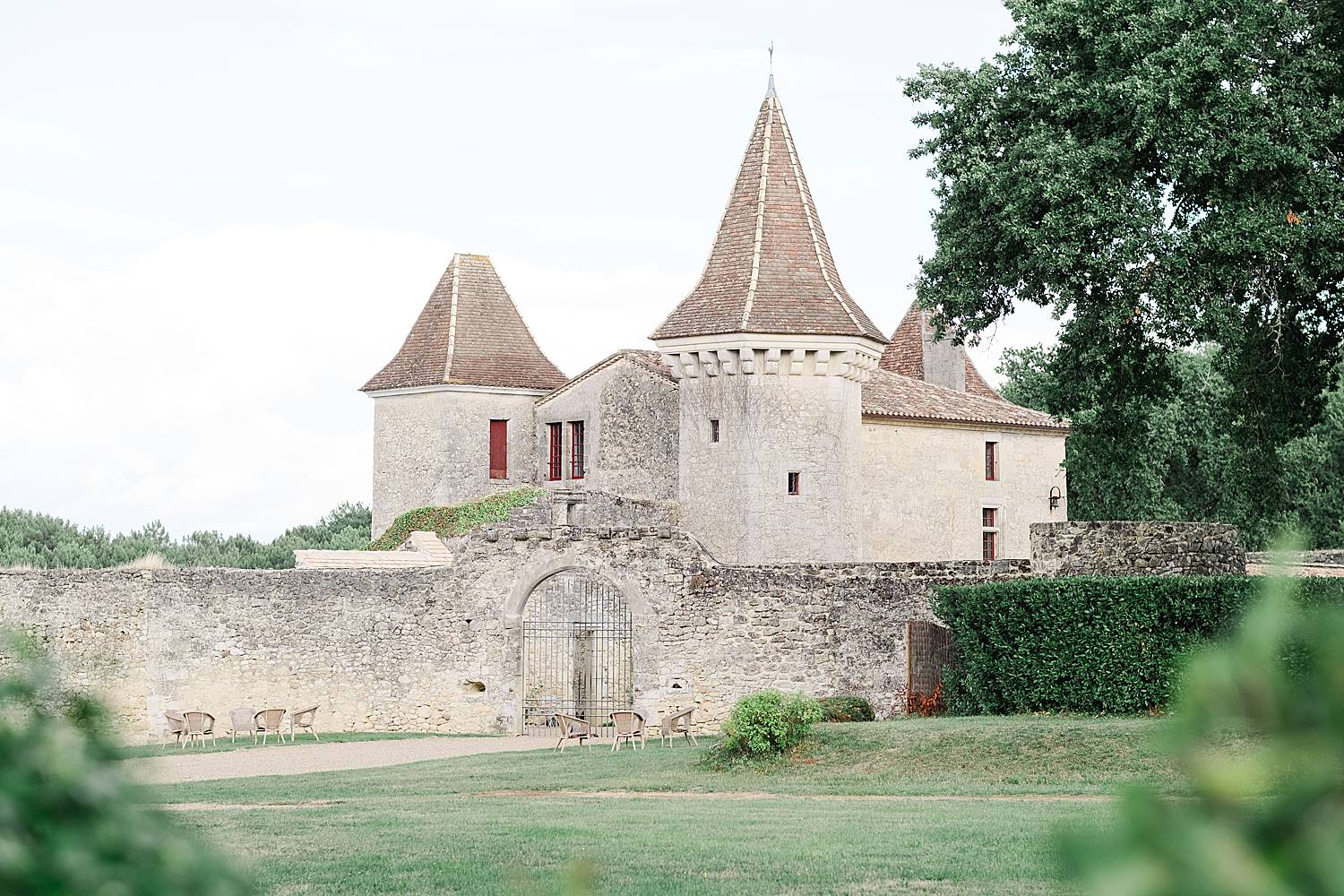 Chateau de Flojague à Saint Genès de Castillon proche de Bordeaux en Gironde par Pixaile Photography photographe de mariage
