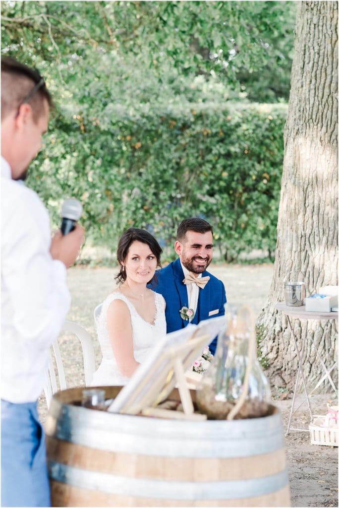 photographe de mariage à Bordeaux lors d'une cérémonie laïque au Chateau Courtade Dubuc