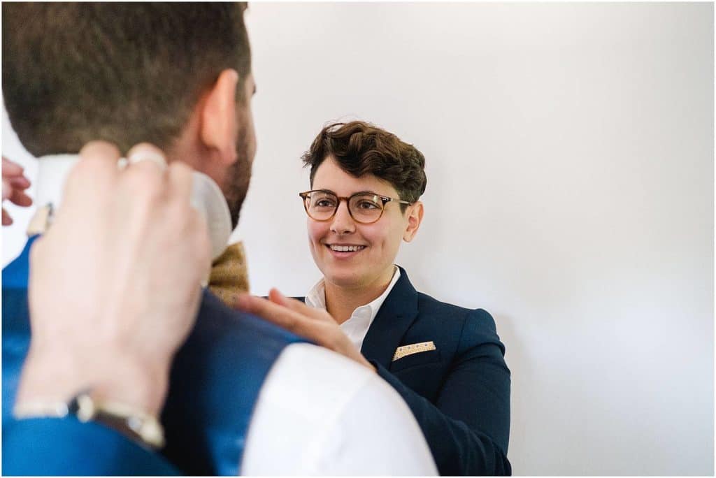 photographe de mariage à Bordeaux lors des préparatifs au chateau Courtade Dubuc