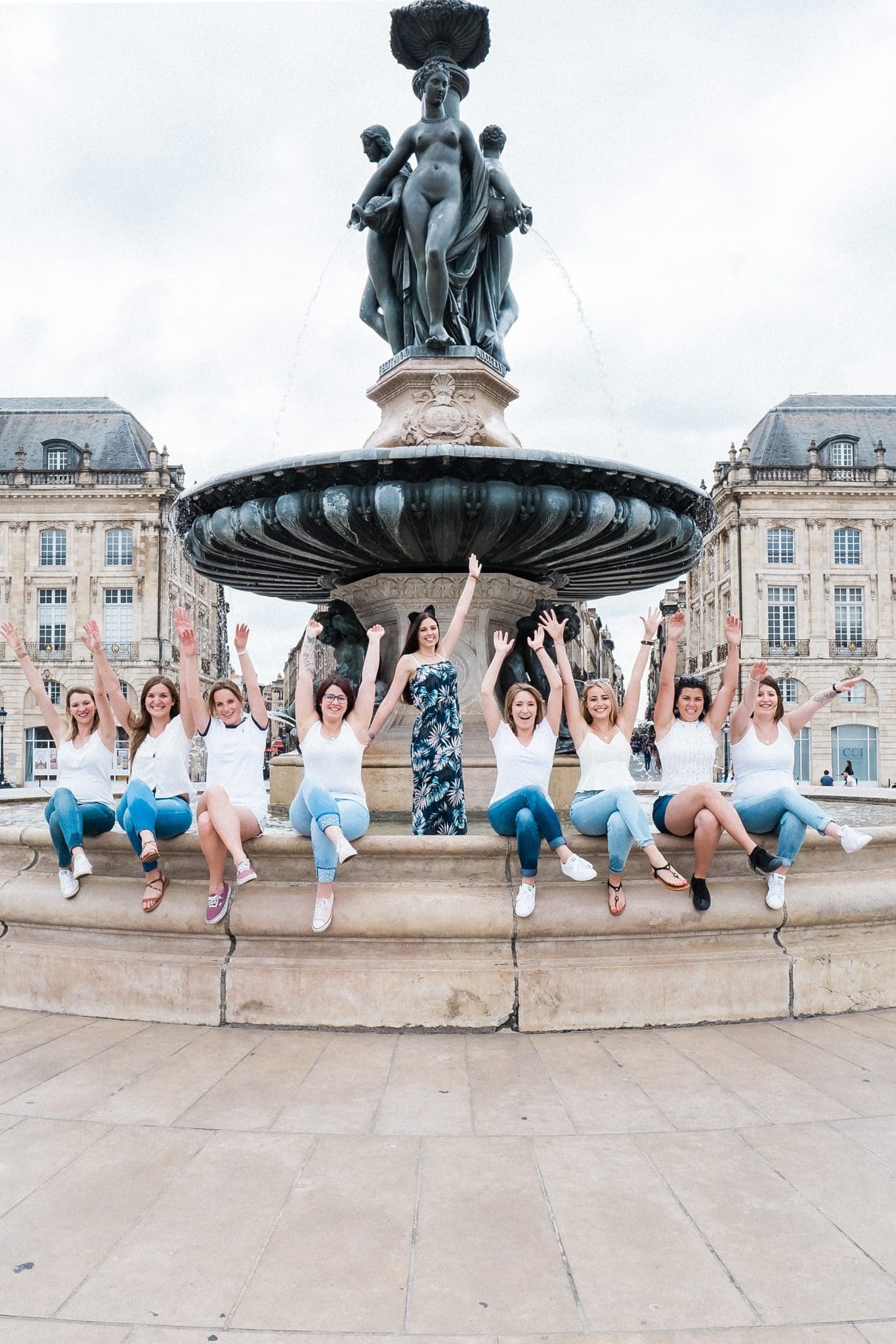 shooting evjf à Bordeaux sur la place de la Bourse