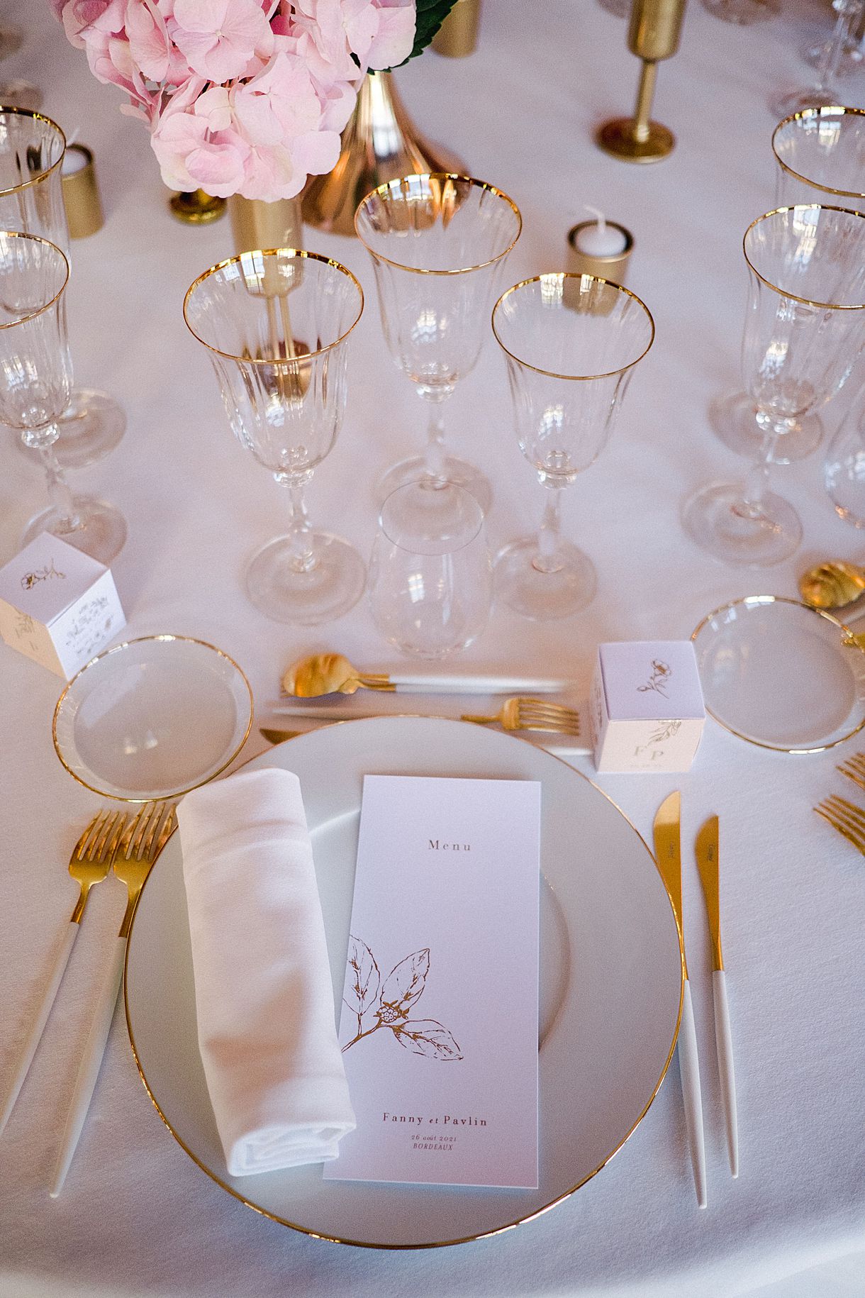 détail des assiettes au château pape clément