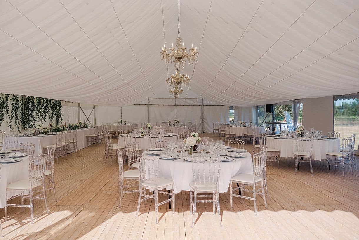 photos de l'ensemble des tables de réception au chateau fengari a clairac