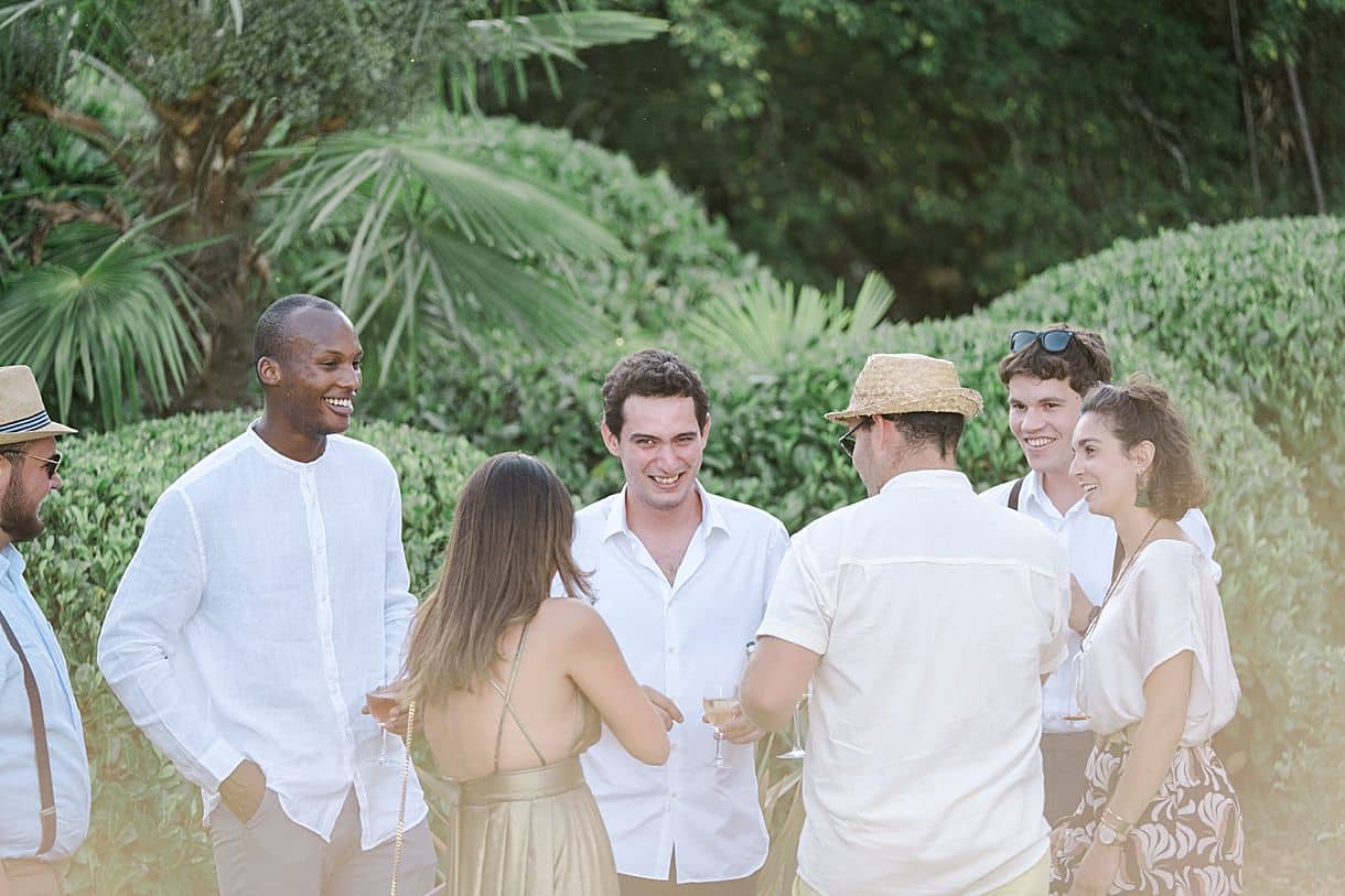 photos prise par julien boyer lors du cocktail du mariage au chateau fengari