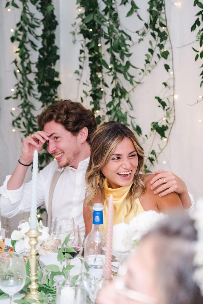 photos de fou rire des invités lors de la réception du mariage de leslie et olivier