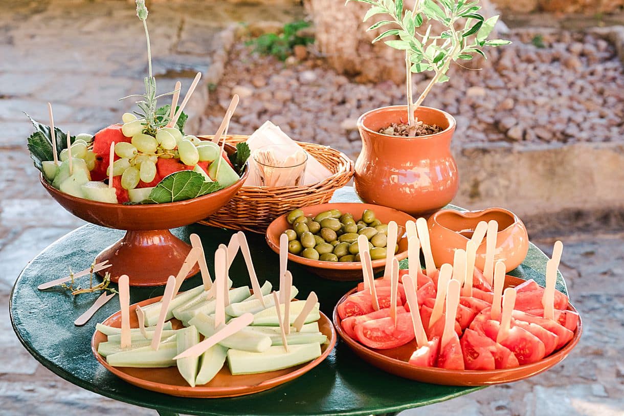 détails de l'ensemble des fruits et légumes pendant le mariage à l'agrecofarms de bernadette et françois